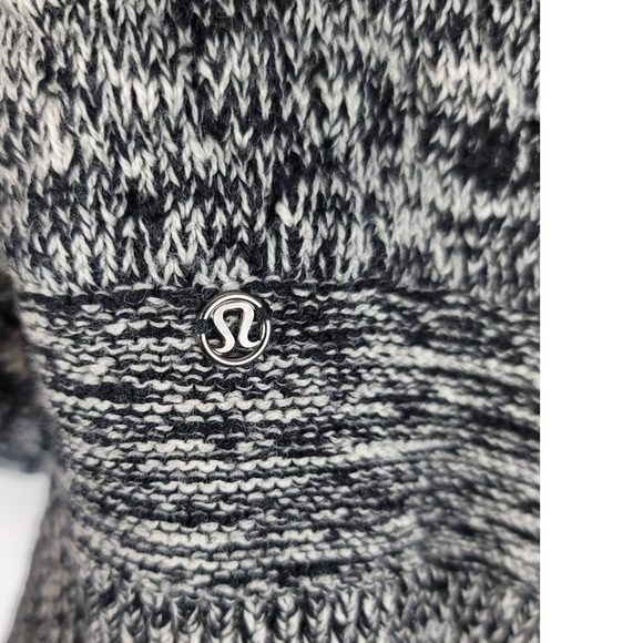 Lululemon Heathered Black Cardigan Sweater Thumb Holes 1 Button Closure - Picture 5 of 5